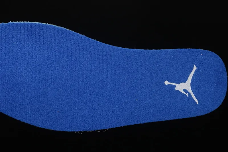 All categories Air Jordan Jordan series basketball shoes Air Jordan 1 Mid Air Jordan Mid AJ1 Joe 1 white and blue Little Lightning Zhongbang series basketball shoes 554724-114